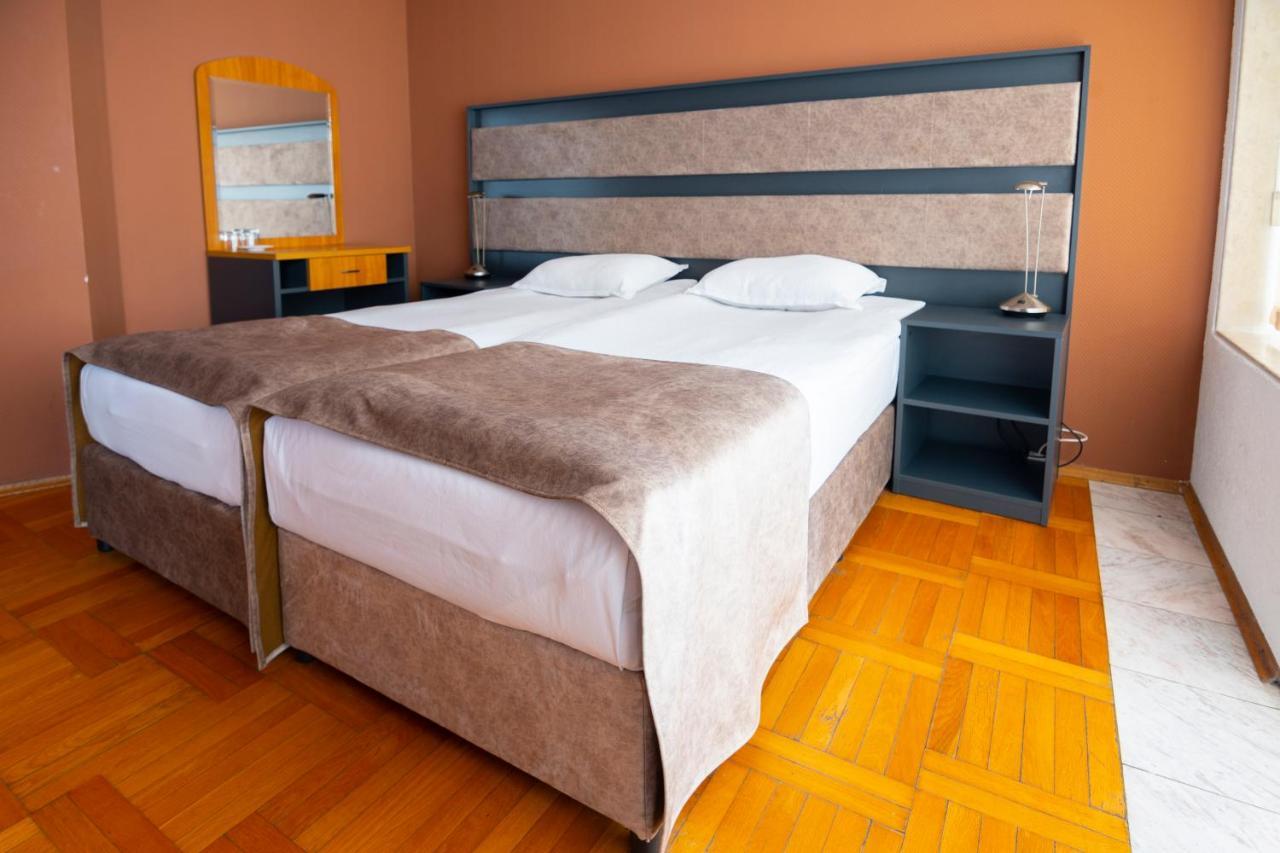 Hotel Slaviani Dimitrovgrad  Kültér fotó